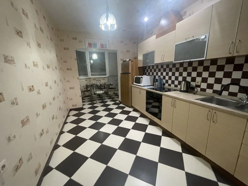 For Rent: 1-bedroom apartment in Шулявська metro station area, V. Hetmanya Street