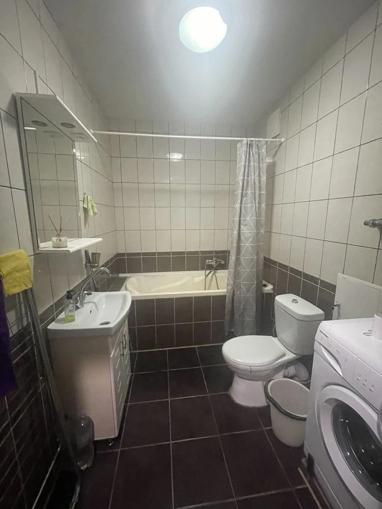 For Rent: 1-bedroom apartment in Шулявська metro station area, V. Hetmanya Street