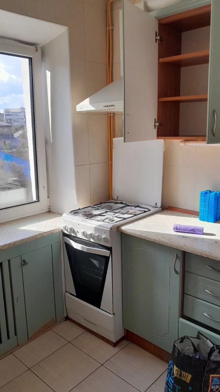Продам 3-кімнатну квартиру в вулиці Санаторна, 12, Нова Дарниця, парк "Партизан"