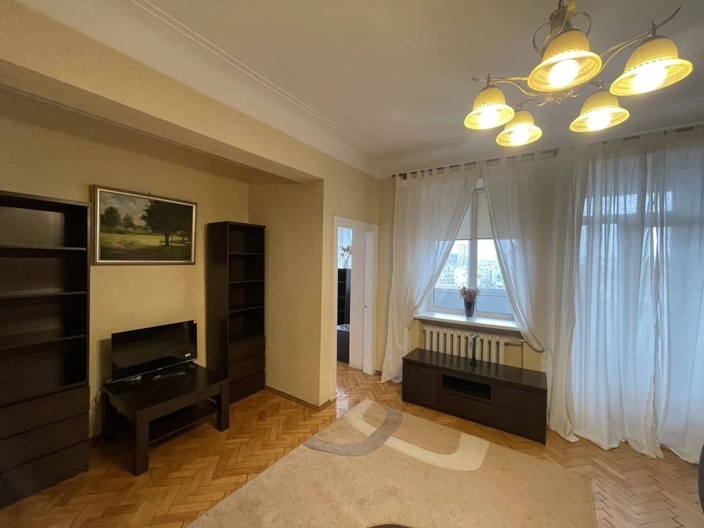 For Rent: 2-room apartment, Kropivnytskoho Street, 12, Besar