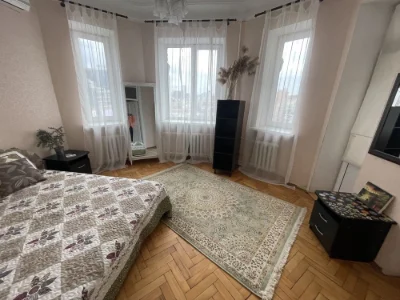 For Rent: 2-room apartment, Kropivnytskoho Street, 12, Besar