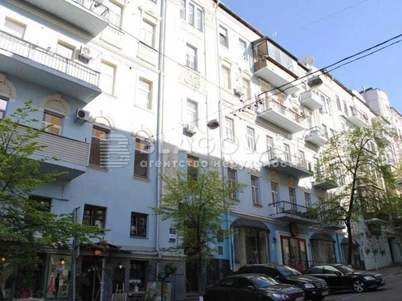 Современная 2-ком квартира в историческом центре, 2мин М Пл.