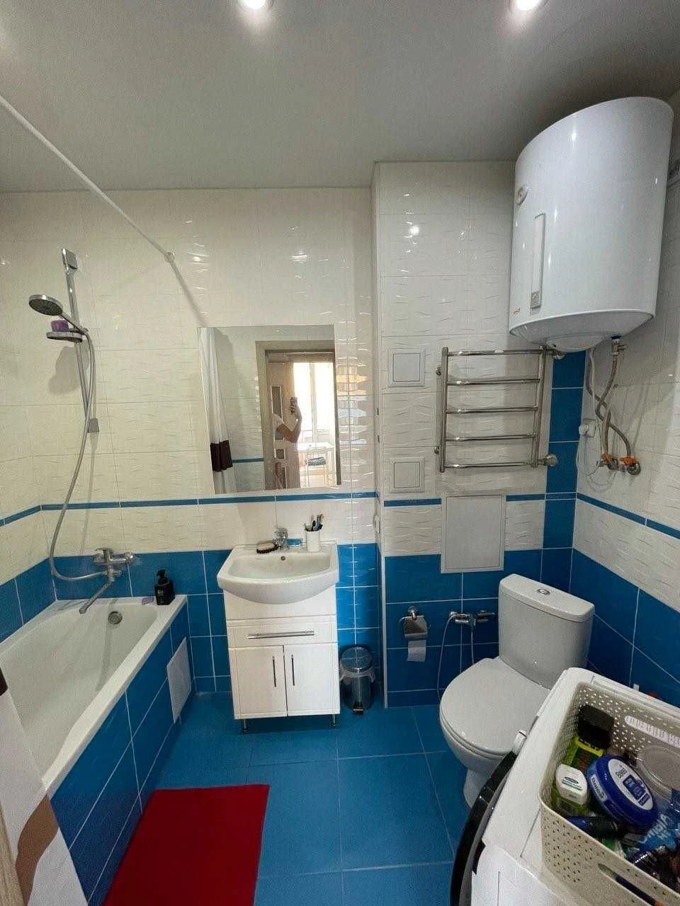 Rent 2-bedroom apartment for rent on V. Китаевska Street, Libidska metro station.