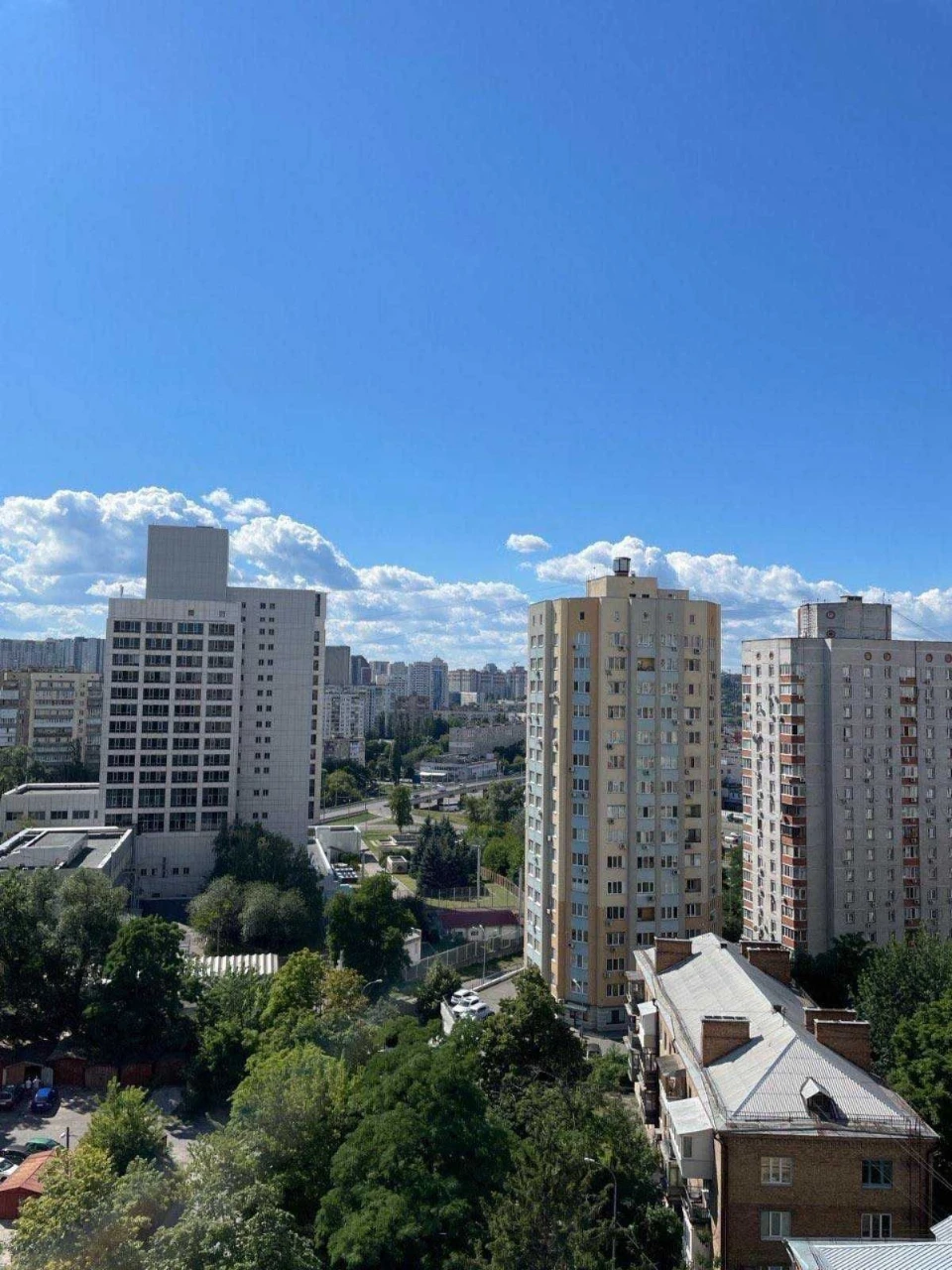 Rent 2-bedroom apartment for rent on V. Китаевska Street, Libidska metro station.