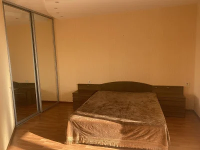 Rent 2-bedroom apartment in the center, Pecers'k, 4th floor, 2B.