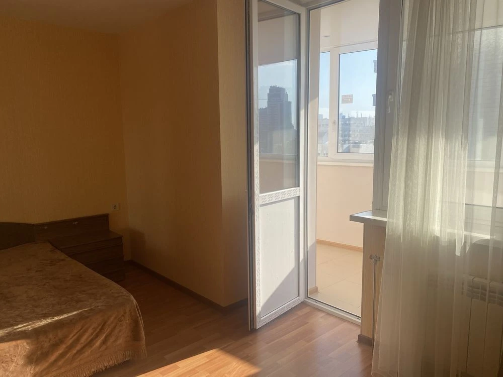 Rent 2-bedroom apartment in the center, Pecers'k, 4th floor, 2B.