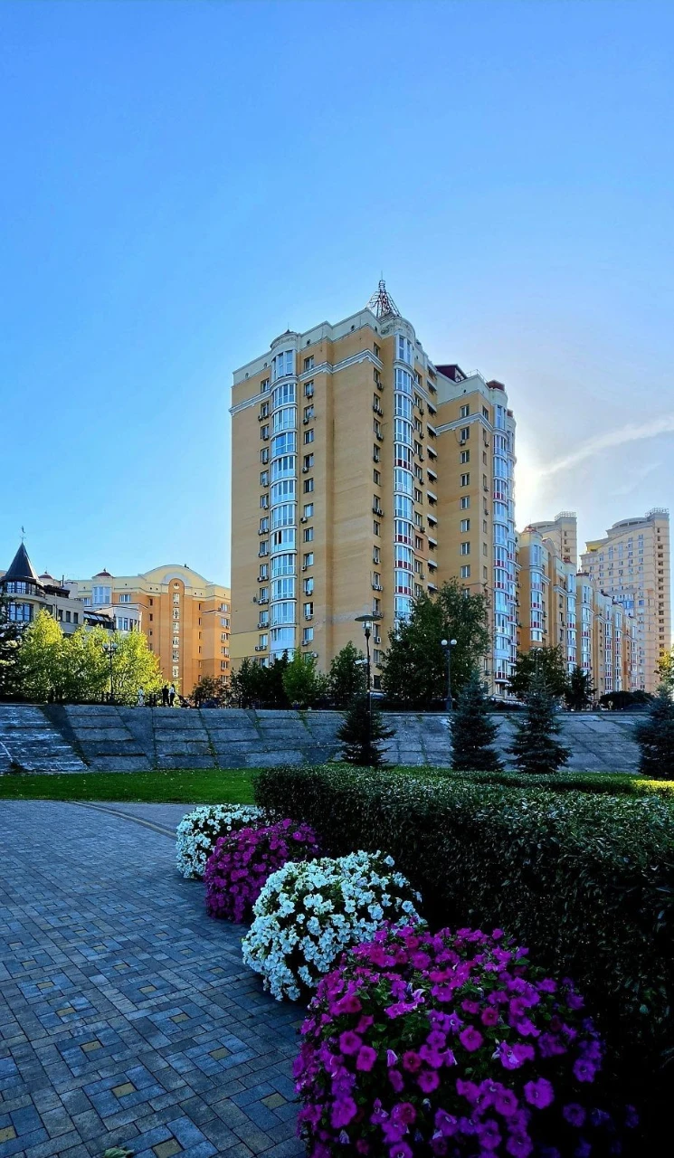 ПРОДАМ 2к квартиру 88м. 2. ЖК ОАЗИС, Володимира Івасюка 6. П