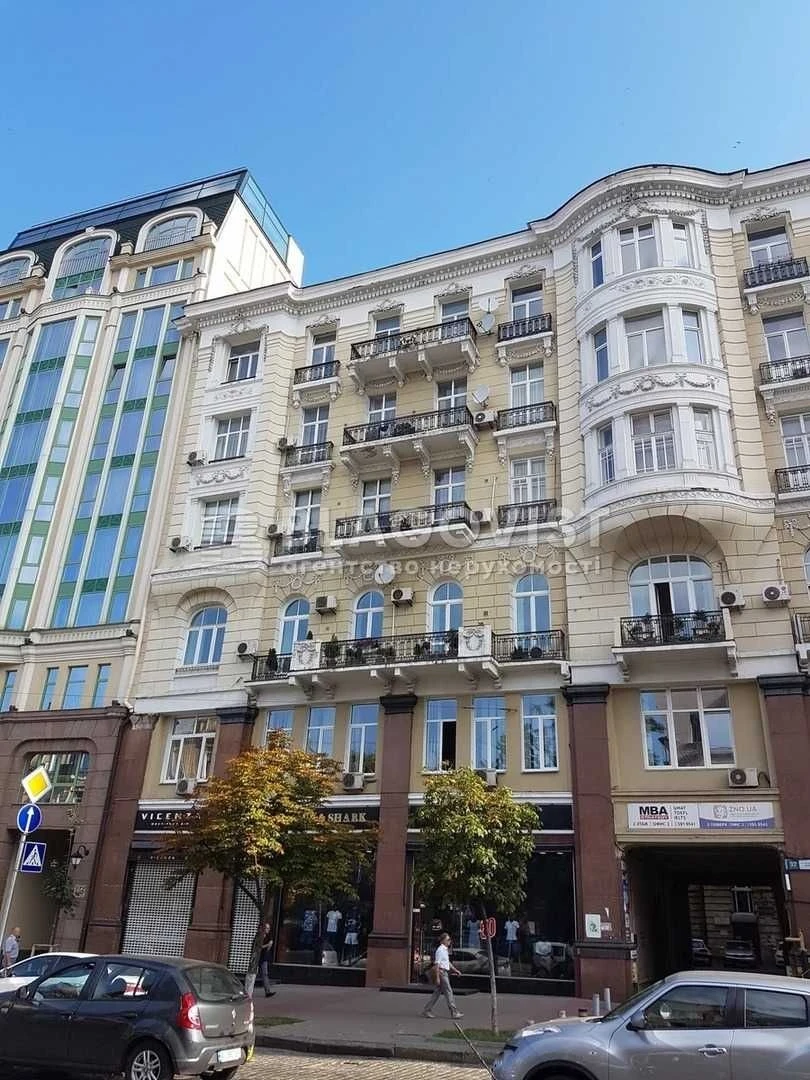 Bogdana Hmelnitskogo, 32 Luxury Two-Story Apartment for Sale