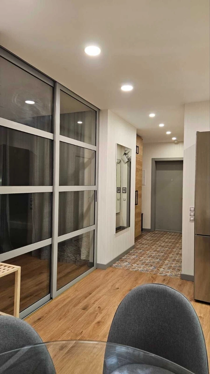 Stylish 1-bedroom apartment for sale! 50 sq m! Located 10 minutes from Poznyaki metro.