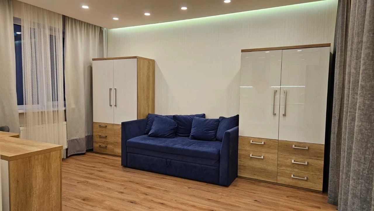 Stylish 1-bedroom apartment for sale! 50 sq m! Located 10 minutes from Poznyaki metro.