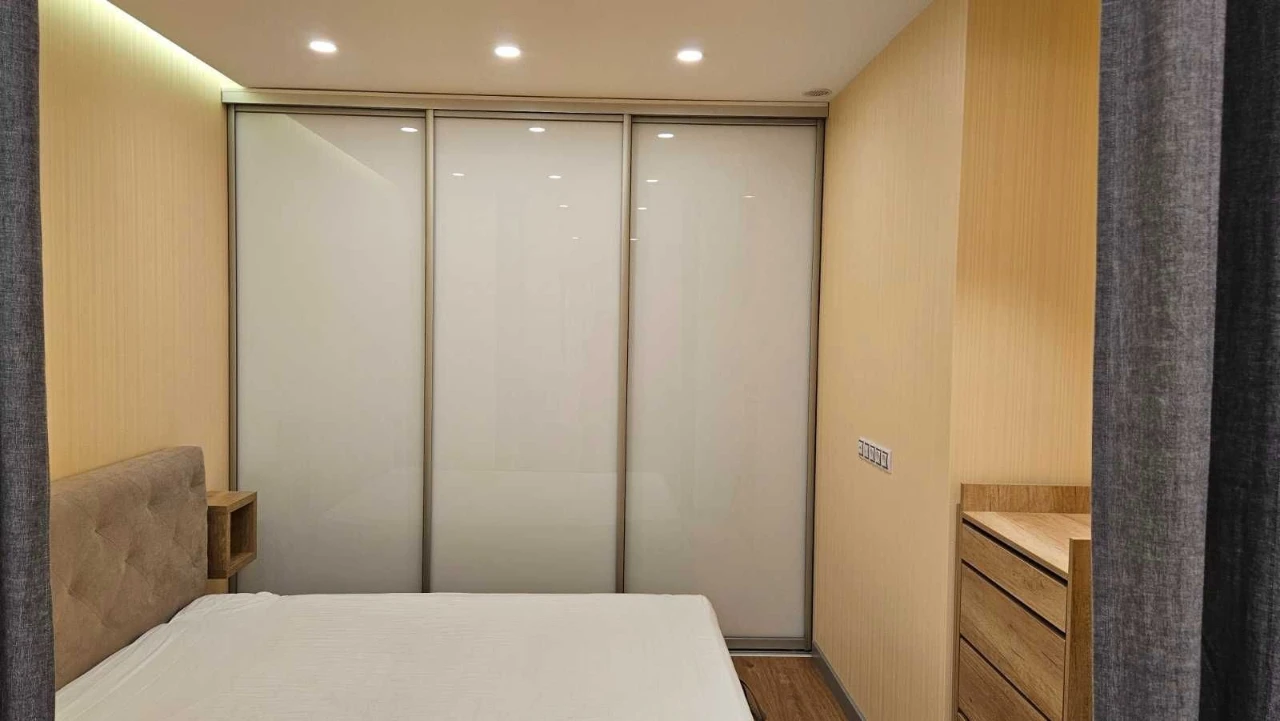 Stylish 1-bedroom apartment for sale! 50 sq m! Located 10 minutes from Poznyaki metro.