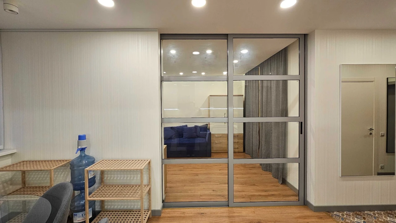 Stylish 1-bedroom apartment for sale! 50 sq m! Located 10 minutes from Poznyaki metro.