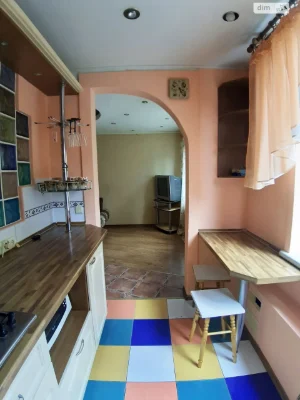 Long-Term Rental: Apartment in 624th Microdistrict