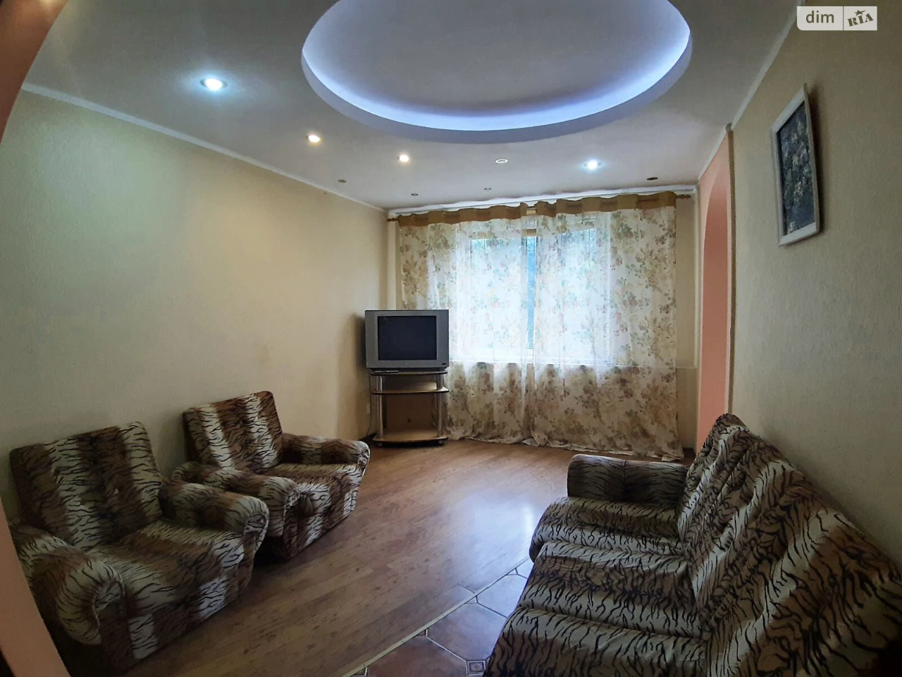 Long-Term Rental: Apartment in 624th Microdistrict