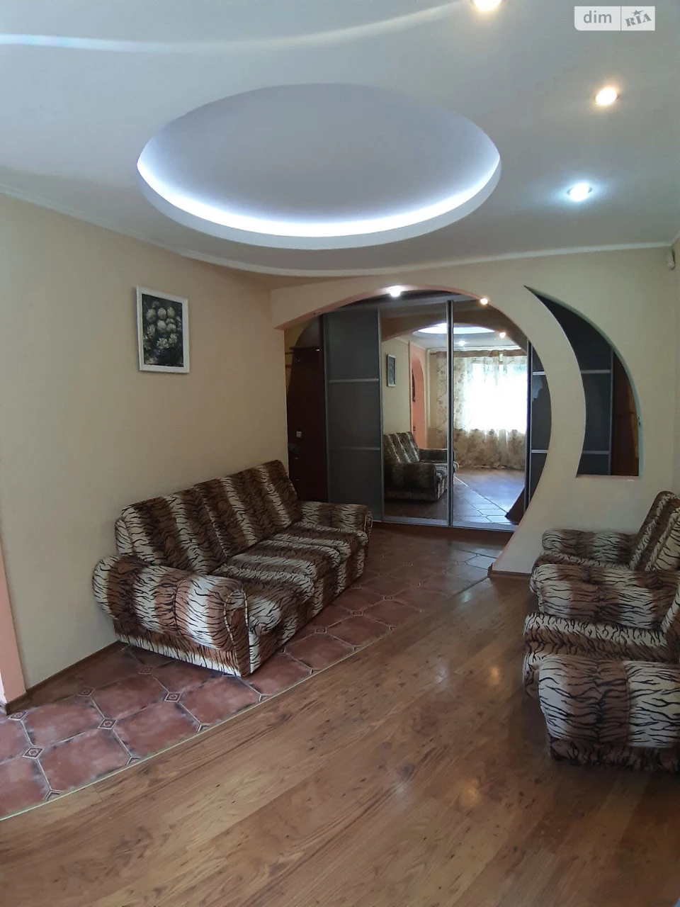 Long-Term Rental: Apartment in 624th Microdistrict