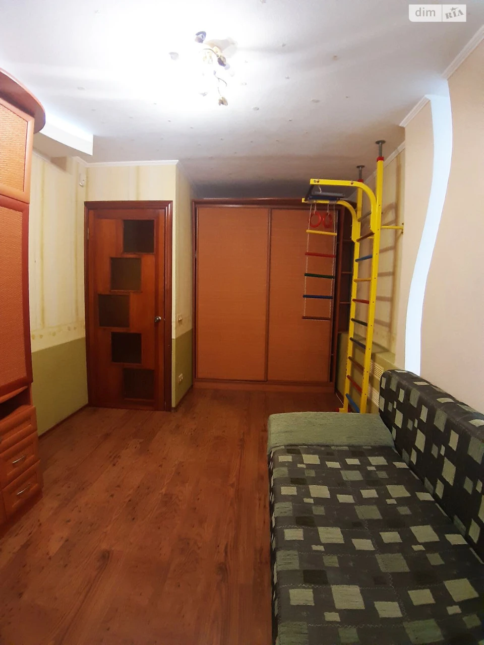 Long-Term Rental: Apartment in 624th Microdistrict