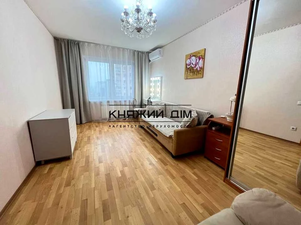 Apartment. Elizabeth Chvadar Street, Kyiv