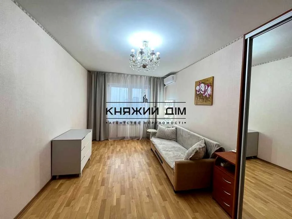 Apartment. Elizabeth Chvadar Street, Kyiv