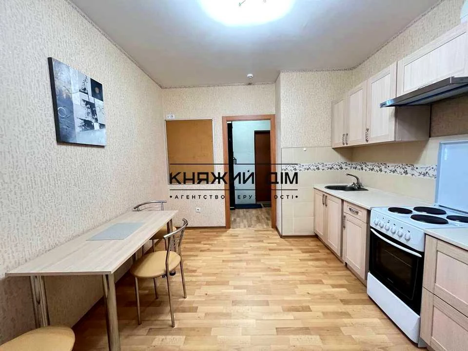 Apartment. Elizabeth Chvadar Street, Kyiv