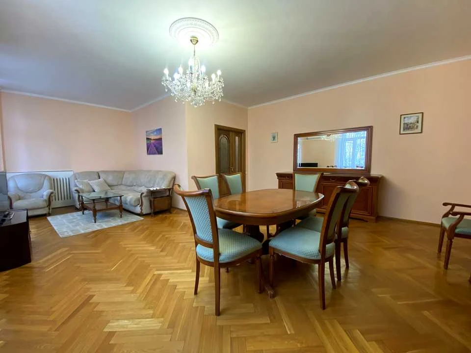 Квартира. Київ, Заньковецької вул.
