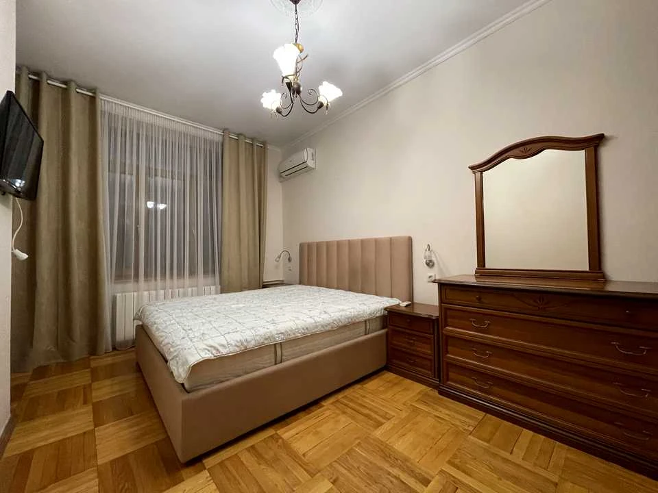 Квартира. Київ, Заньковецької вул.