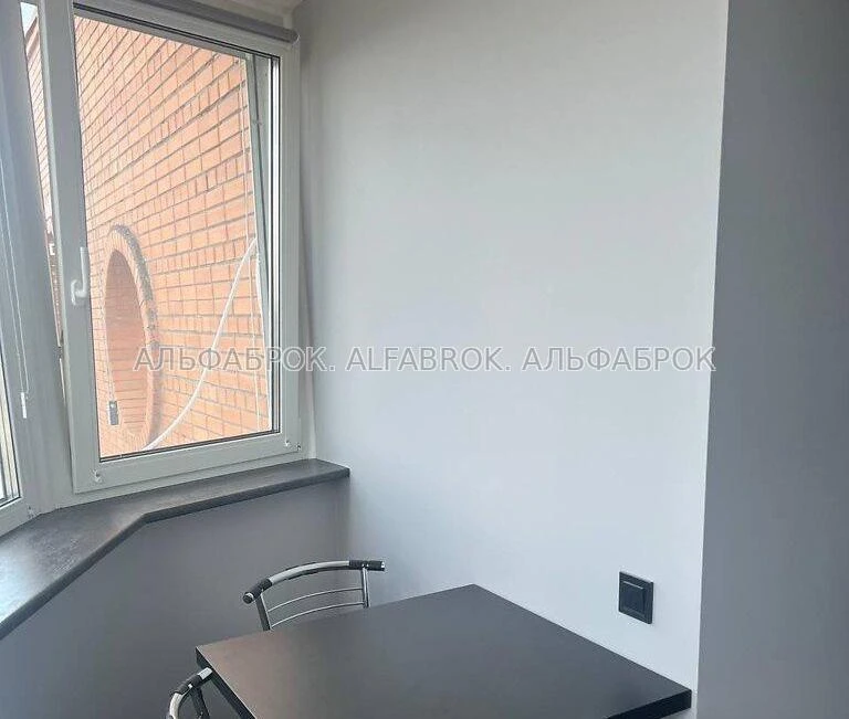Autumn Street, 33, Sviatoshyn District, Landmark: Bilichy