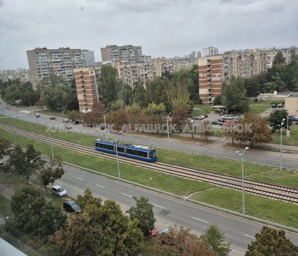 34 Simirenka Street, Sviatoshyn District, Borshachivka
