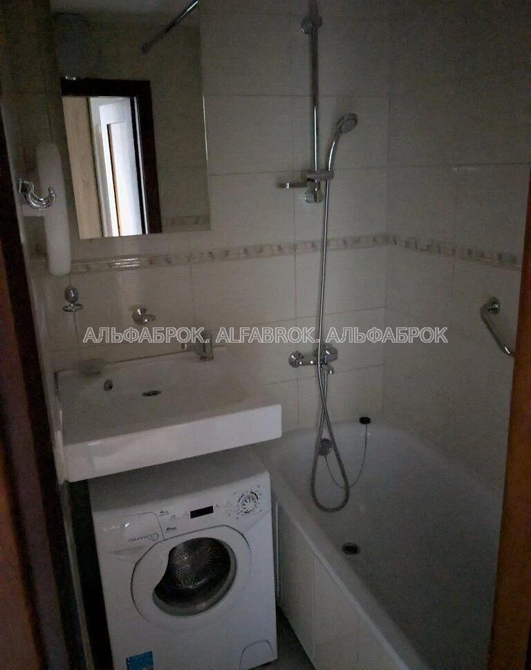 Зої Гайдай, 12/10, Оболонський район