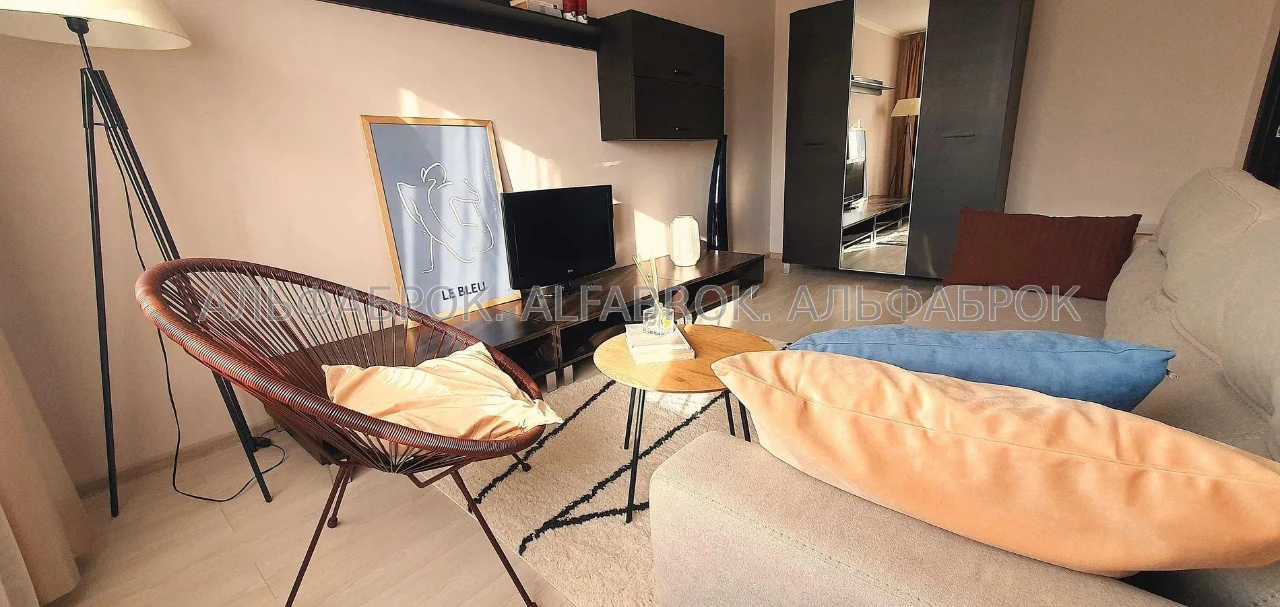 Address: Obolonsky Prospect, 18B, Obolonsky District