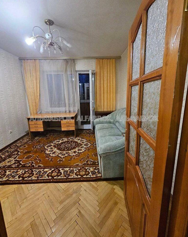 Street Podlisna, 6, Sviatoshyn District, Landmark Novoselychi