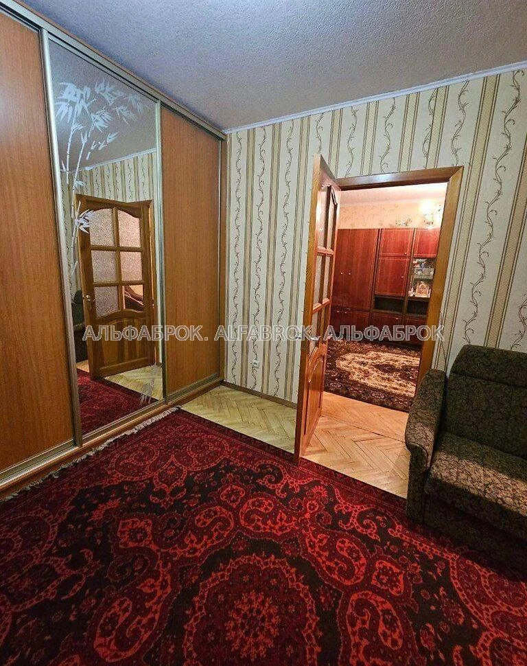 Street Podlisna, 6, Sviatoshyn District, Landmark Novoselychi