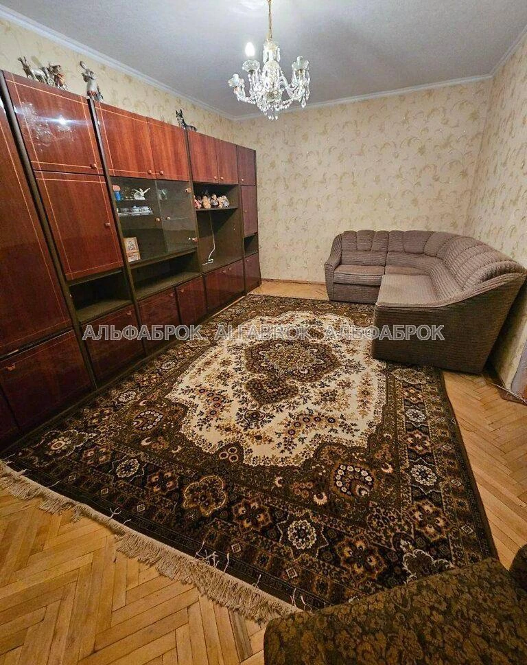 Street Podlisna, 6, Sviatoshyn District, Landmark Novoselychi