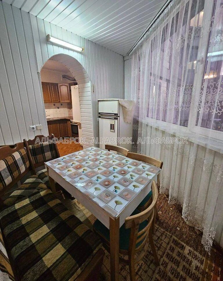 Street Podlisna, 6, Sviatoshyn District, Landmark Novoselychi