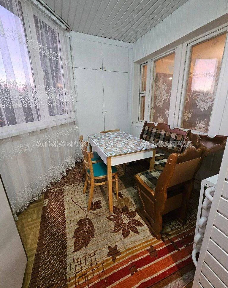 Street Podlisna, 6, Sviatoshyn District, Landmark Novoselychi