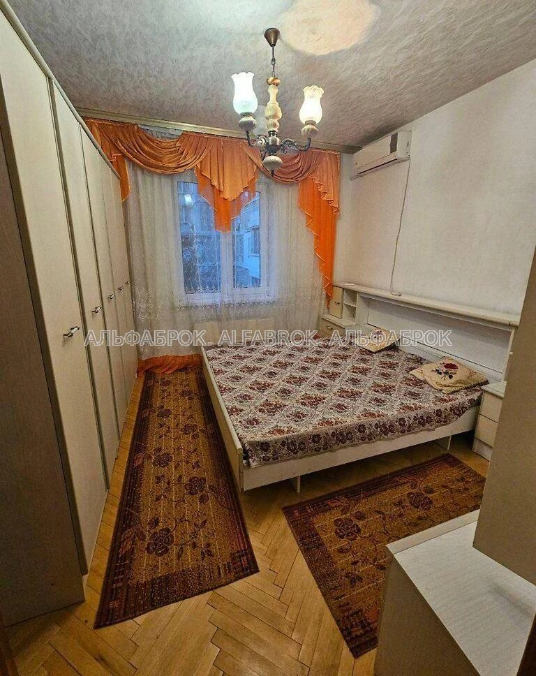 Street Podlisna, 6, Sviatoshyn District, Landmark Novoselychi