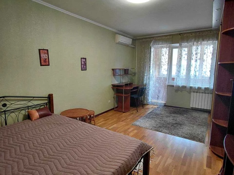 Квартира. Київ, Оболонський просп.