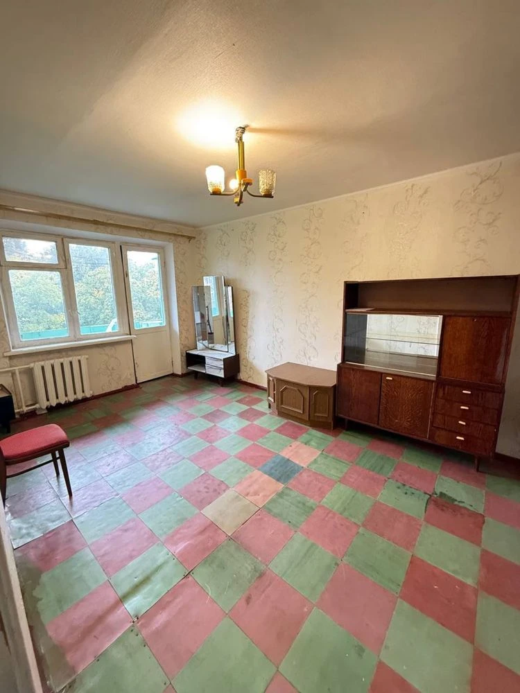 For Sale: 2-bedroom apartment in Zakhidny.