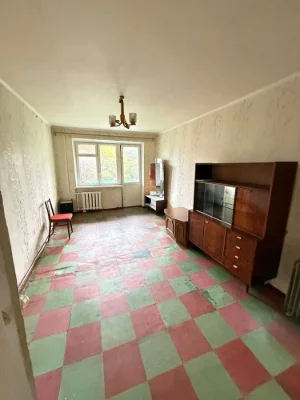 For Sale: 2-bedroom apartment in Zakhidny.