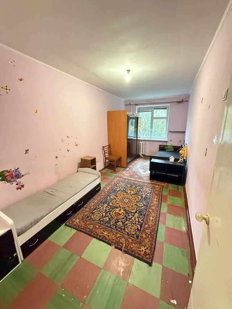 For Sale: 2-bedroom apartment in Zakhidny.