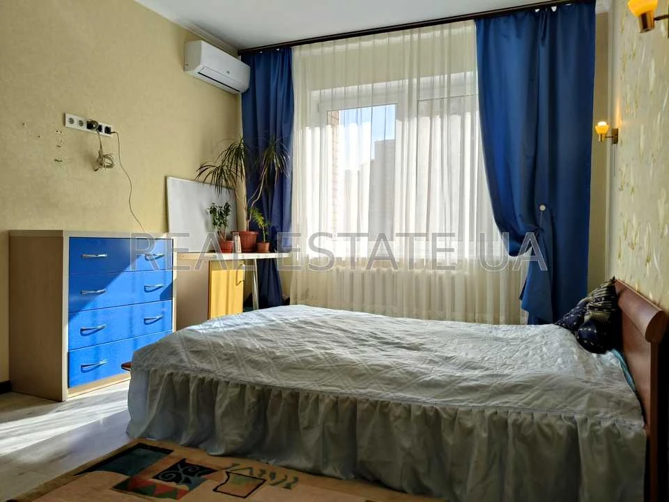 Квартира. Київ, Урлівська вул.