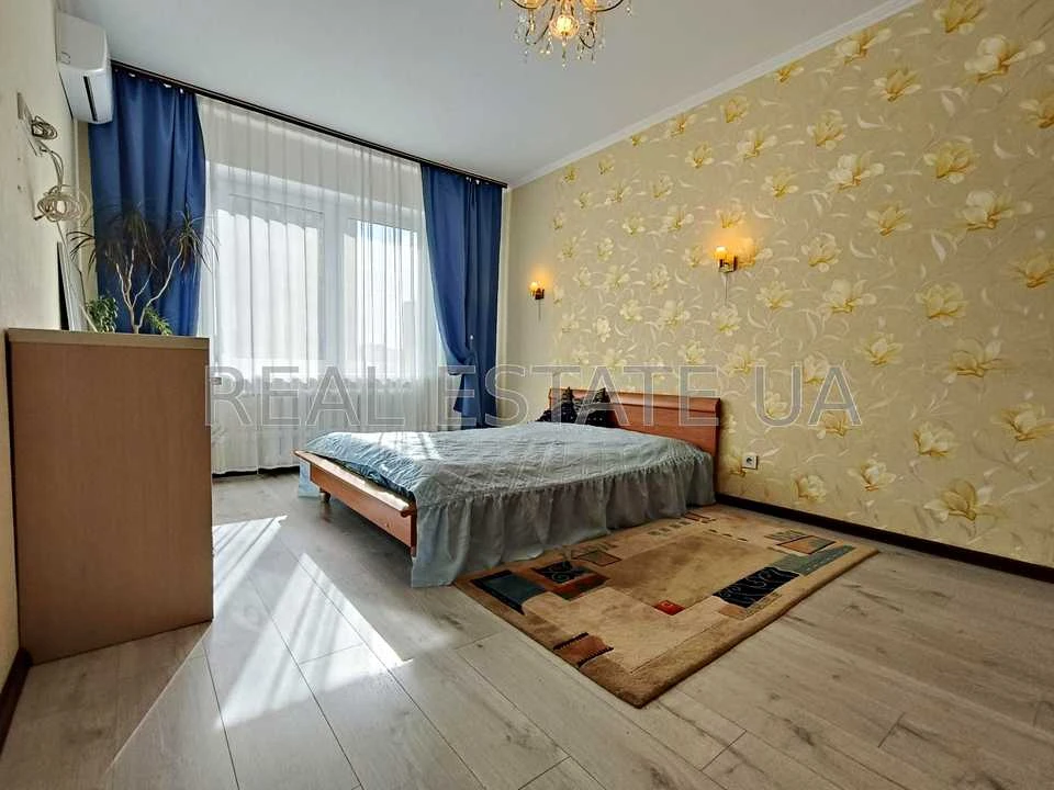 Квартира. Київ, Урлівська вул.