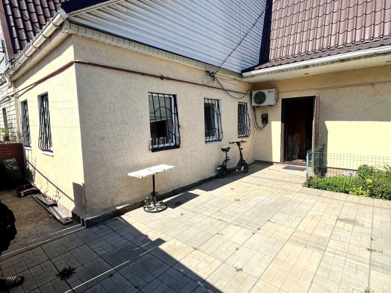 House. Dnipro, Rozdyla Vul.