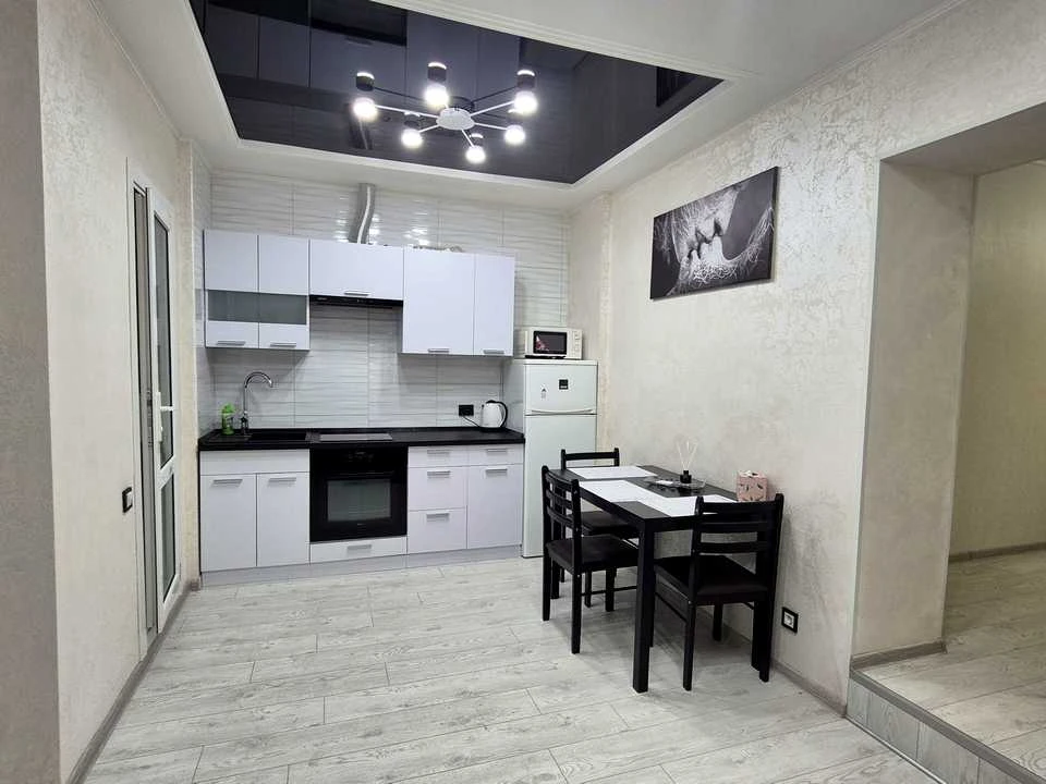 Apartment. Nina Stratokoy, 3rd Street, Odessa