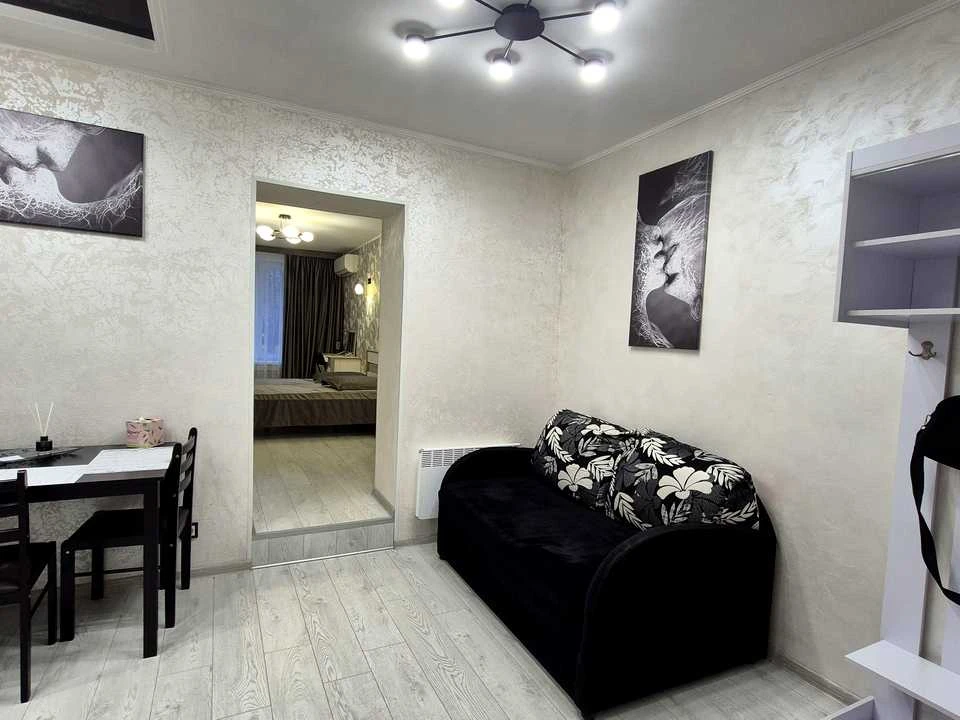 Apartment. Nina Stratokoy, 3rd Street, Odessa