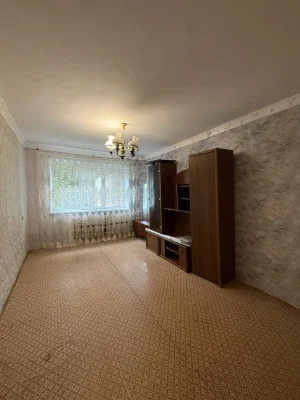 Three-room apartment for sale. Gagarin Avenue, Airport.
