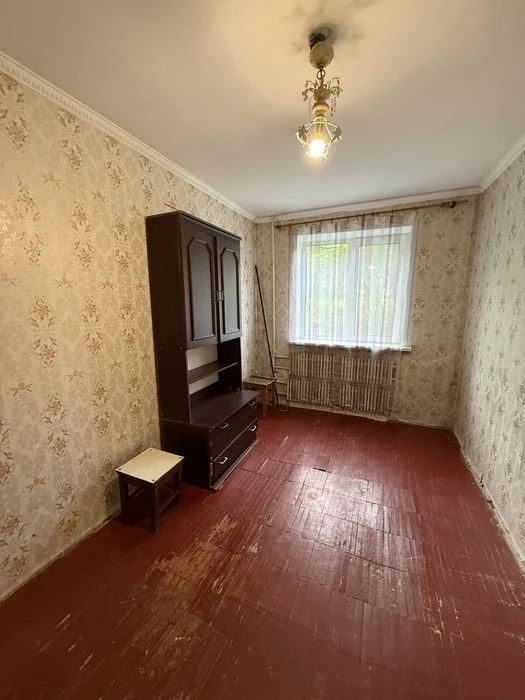 Three-room apartment for sale. Gagarin Avenue, Airport.