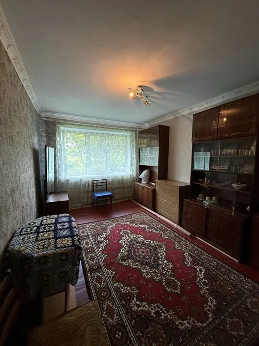 Three-room apartment for sale. Gagarin Avenue, Airport.
