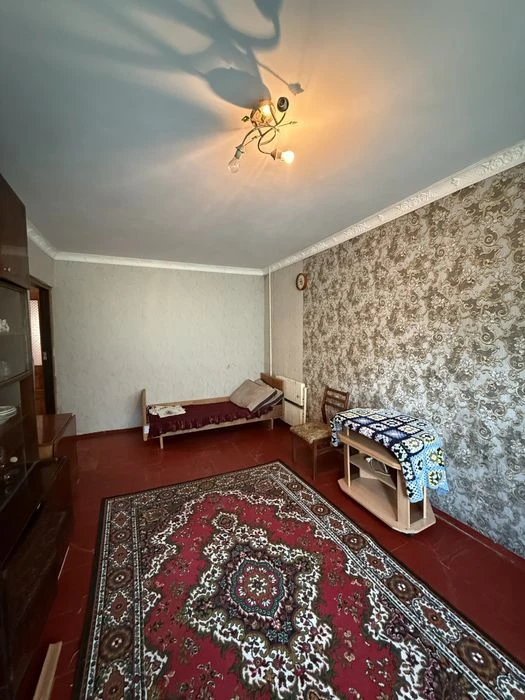 Three-room apartment for sale. Gagarin Avenue, Airport.