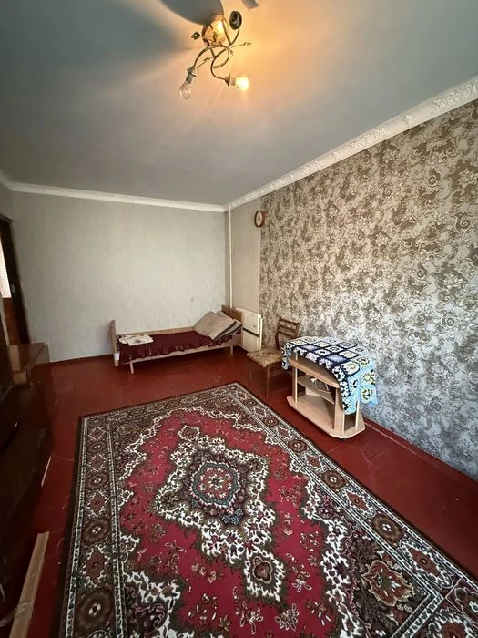 Three-room apartment for sale. Gagarin Avenue, Airport.