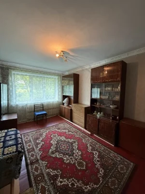Three-room apartment for sale. Gagarin Avenue, Airport.